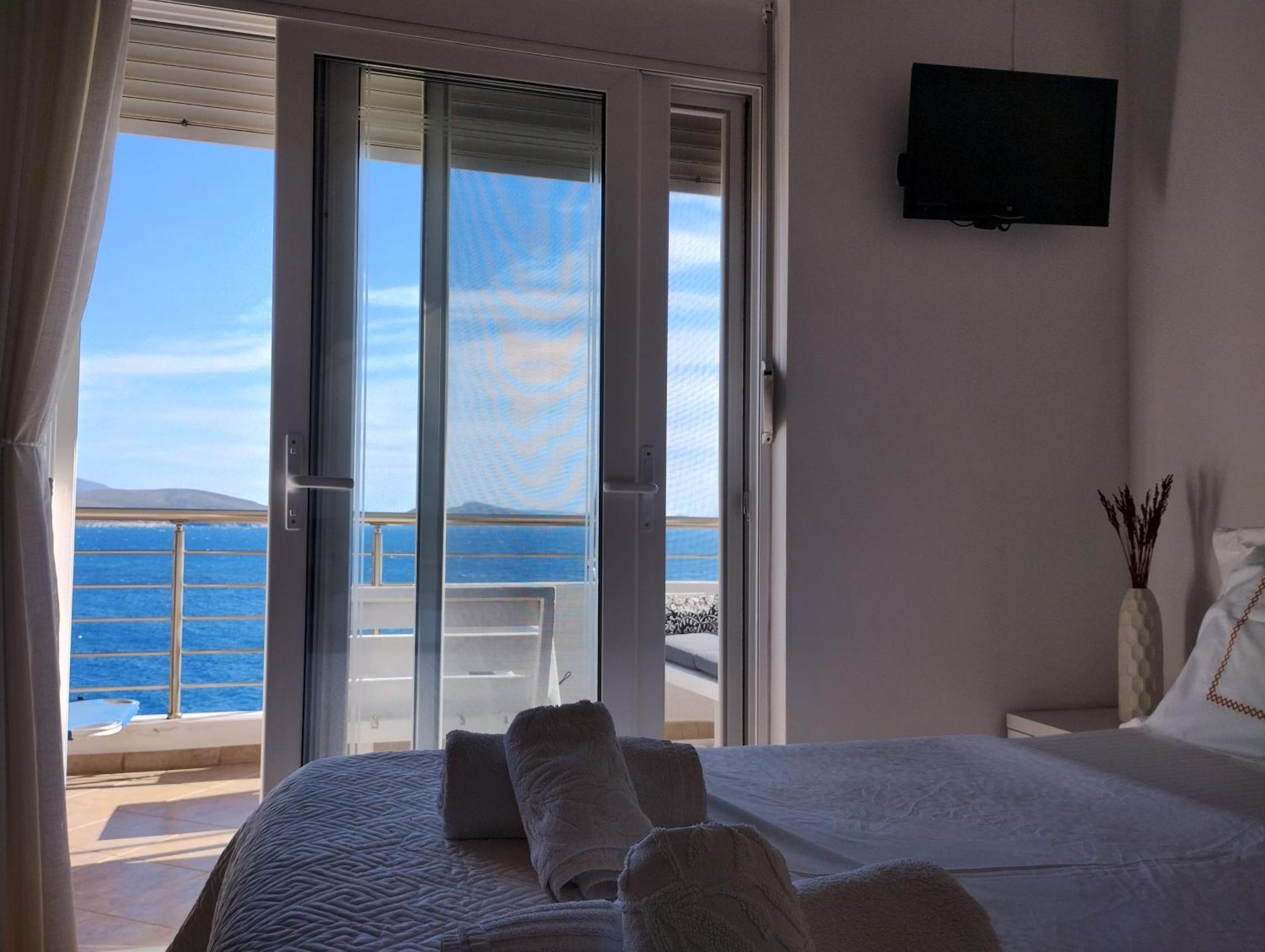 Paradise Apartments Sarande Bagian luar foto