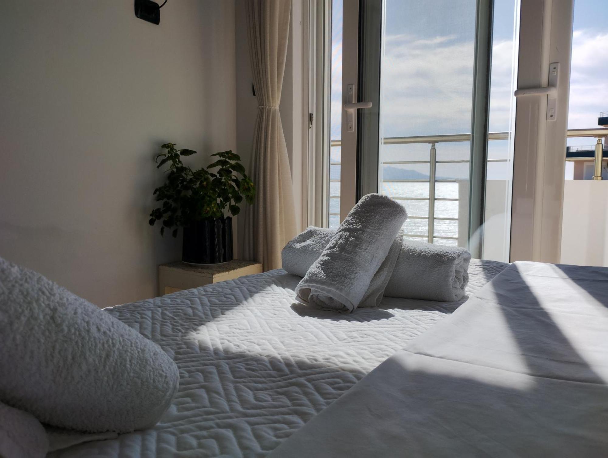 Paradise Apartments Sarande Bagian luar foto